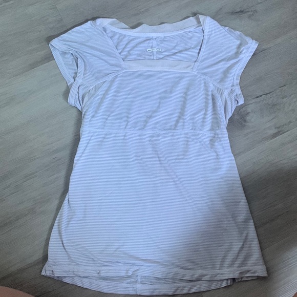 Lululemon t shirt - Picture 3 of 4
